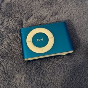 Vintage iPod Shuffle (NO Charger)